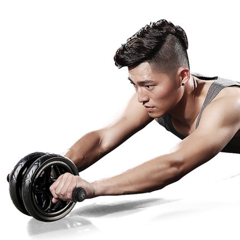 Bauchmuskeltrainer mit Doppelrädern